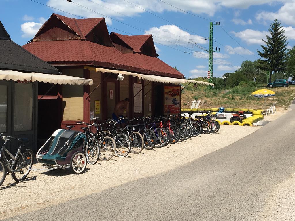 Residence At Lake Balaton シオーフォク エクステリア 写真